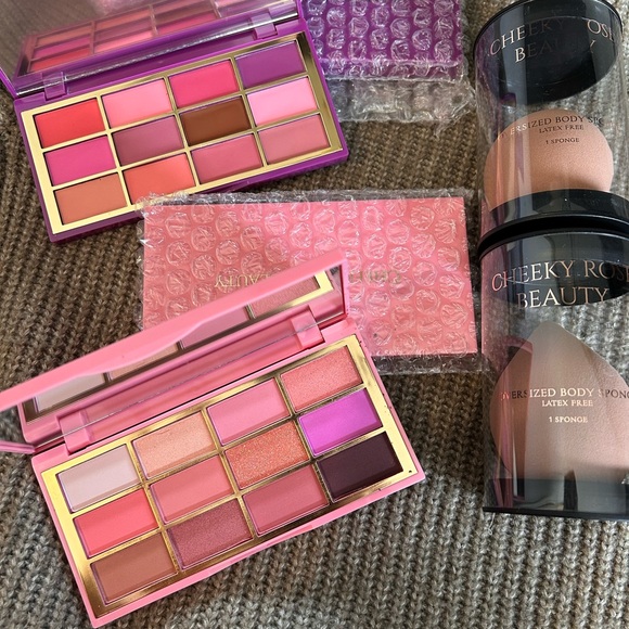 Pink Makeup Set - Picture 2 of 5